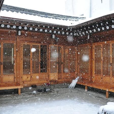 Hueahn Hanok Guesthouse Сеул Екстериор снимка