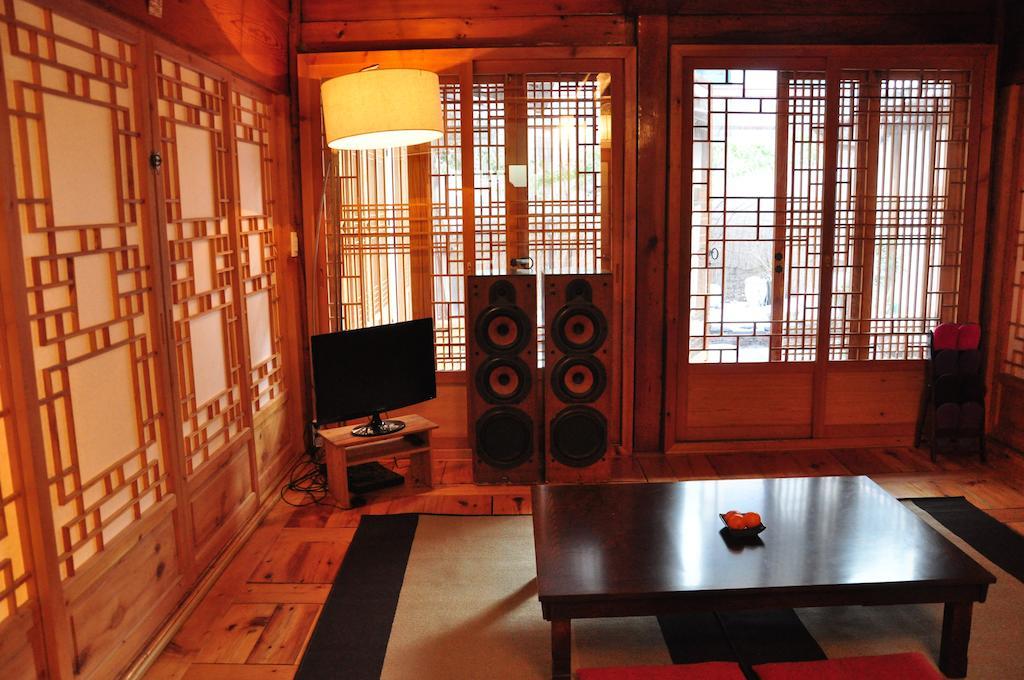 Hueahn Hanok Guesthouse Сеул Екстериор снимка