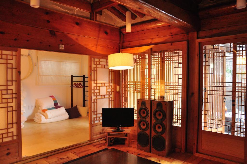Hueahn Hanok Guesthouse Сеул Екстериор снимка